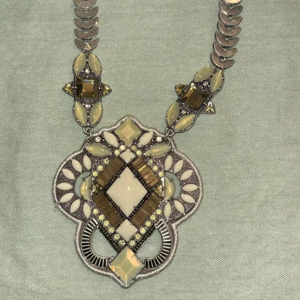 Stella & Dot Kaia Pendant Necklace - Picture 2 of 3